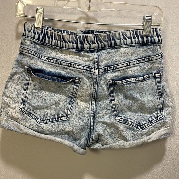 𝅺wild Fable woman’s acid wash jean shorts - Picture 8 of 12